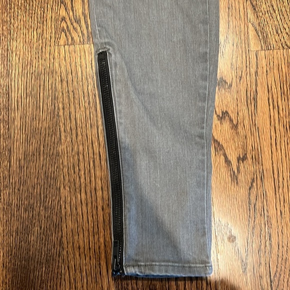 J Brand grey jean - Picture 2 of 4